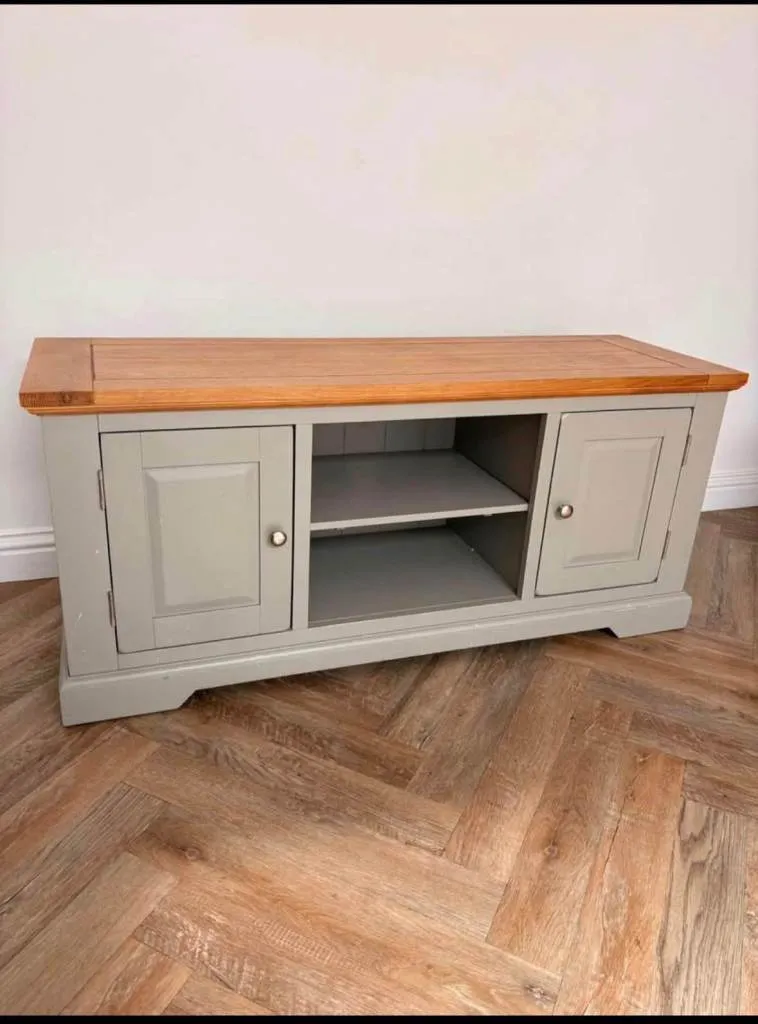 TV stand - Oak Furniture Land